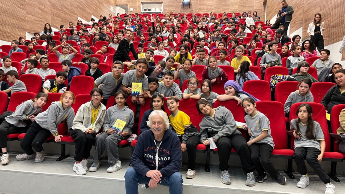 Yazar buluşması etkinliği kapsamında öğrencilerimiz Yazar Habib BEKTAŞ ile buluştu.